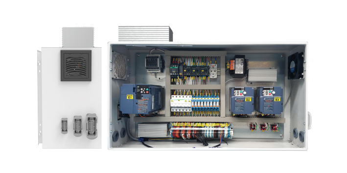Panel kontrol listrik overhead crane dengan PLC dan inverter frekuensi variabel